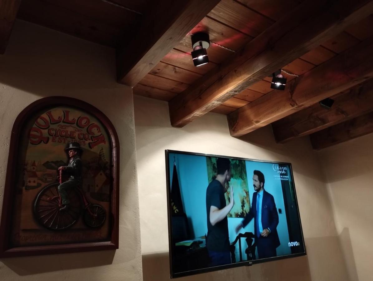 Esqui, Aigueestortes Y Boi-Tauell A Tus Pies En Ebrehogar Pla de l'Ermita Kültér fotó