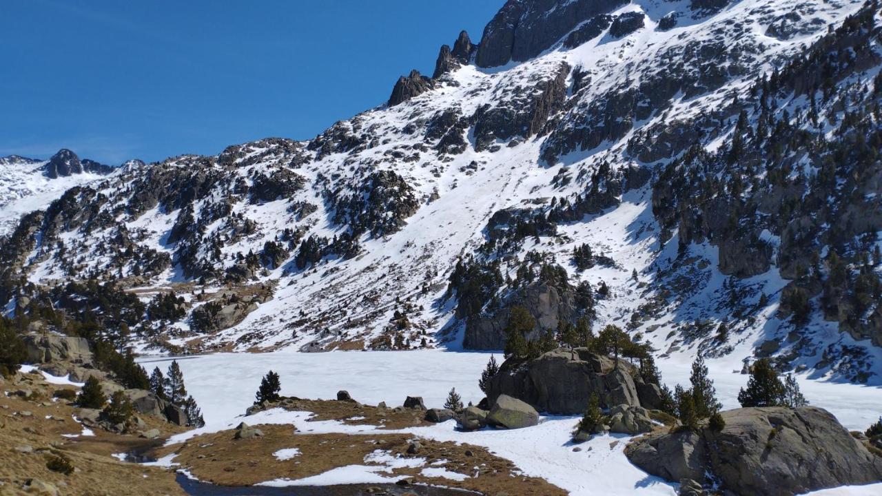 Esqui, Aigueestortes Y Boi-Tauell A Tus Pies En Ebrehogar Pla de l'Ermita Kültér fotó