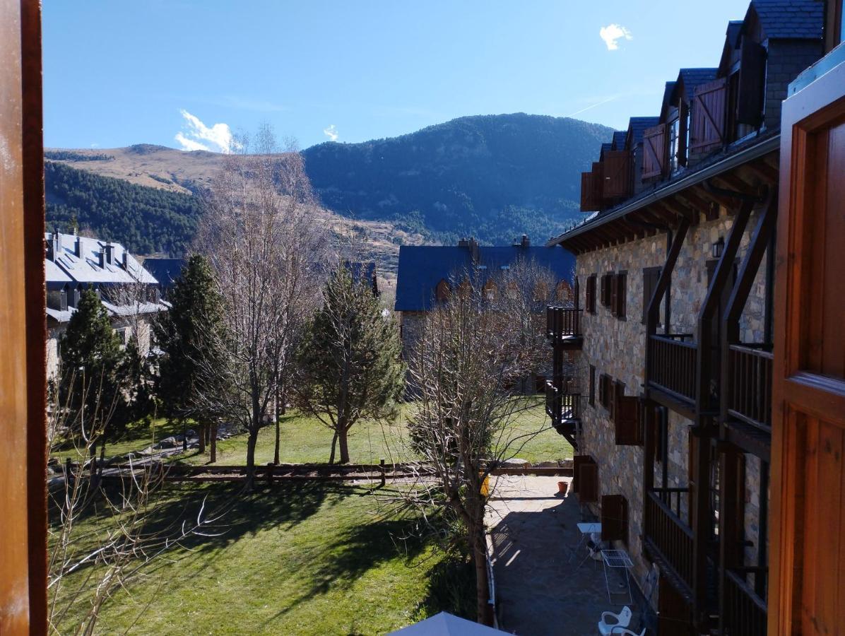 Esqui, Aigueestortes Y Boi-Tauell A Tus Pies En Ebrehogar Pla de l'Ermita Kültér fotó