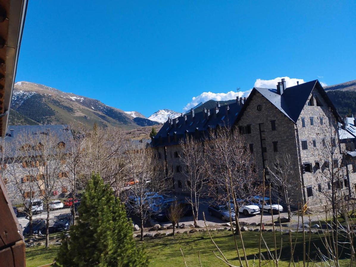 Esqui, Aigueestortes Y Boi-Tauell A Tus Pies En Ebrehogar Pla de l'Ermita Kültér fotó