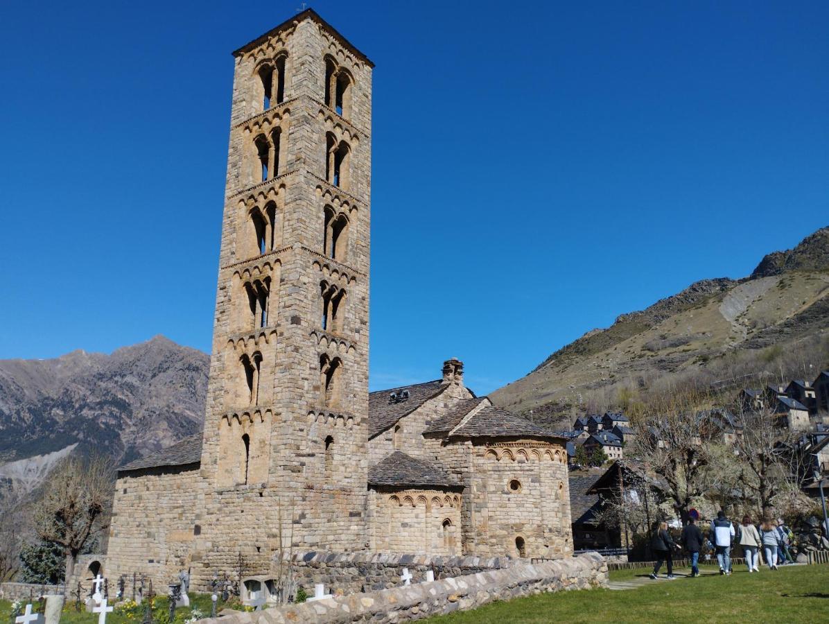 Esqui, Aigueestortes Y Boi-Tauell A Tus Pies En Ebrehogar Pla de l'Ermita Kültér fotó